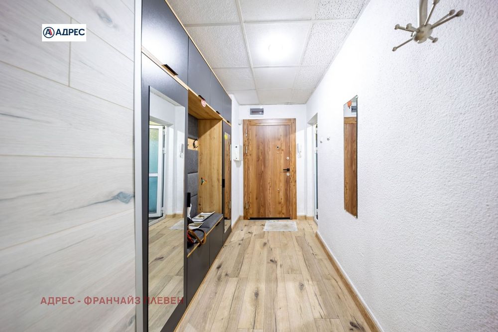 Продава се Тристаен апартамент в Плевен, Идеален център - 98 кв.м за 937 €/кв.м - Снимка #10