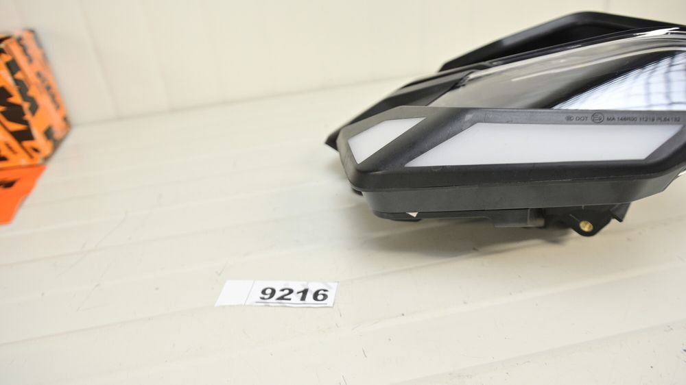 KTM Duke 390 2024 Far cu lumini DRL