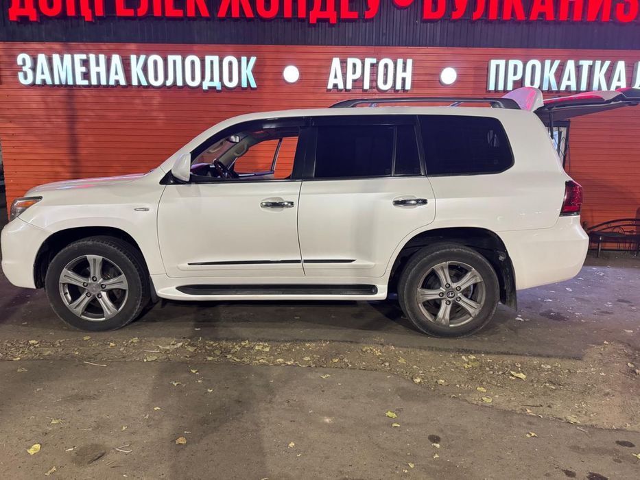 Продам диски с резиной на Lexus 570