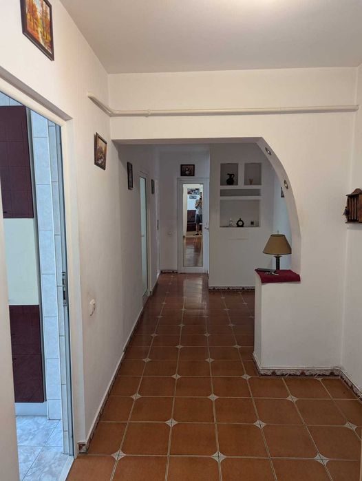 De închiriat apartament 3 camere decomandat – Piatra Neamț