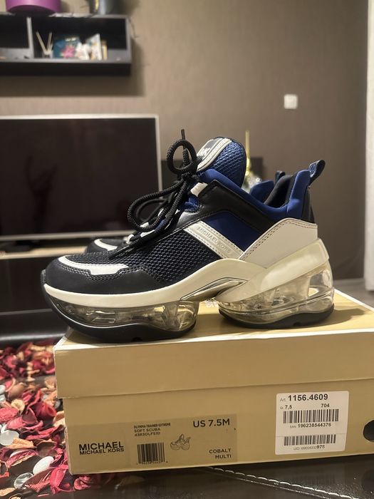 Оригинални обувки Michael Kors.