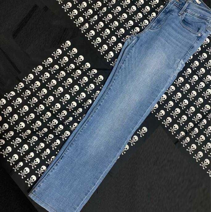 Светло-голубые джинсы Levi