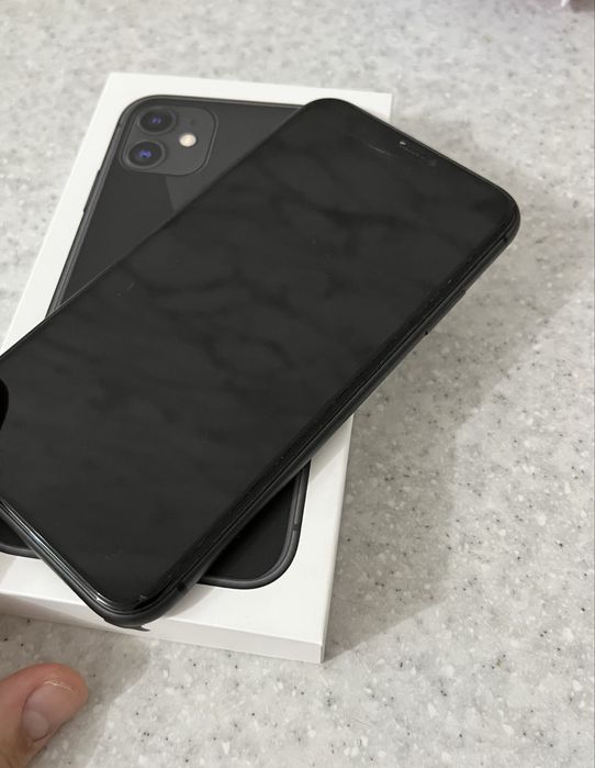 Продам айфон 11   акб 77