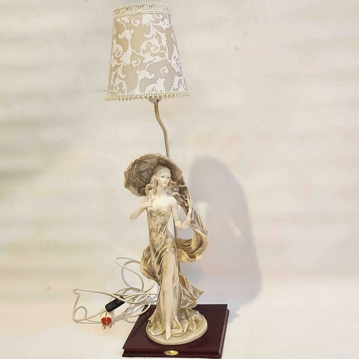 Елегантна настолна лампа "Juliana Collection" (1996) – Veronese Design