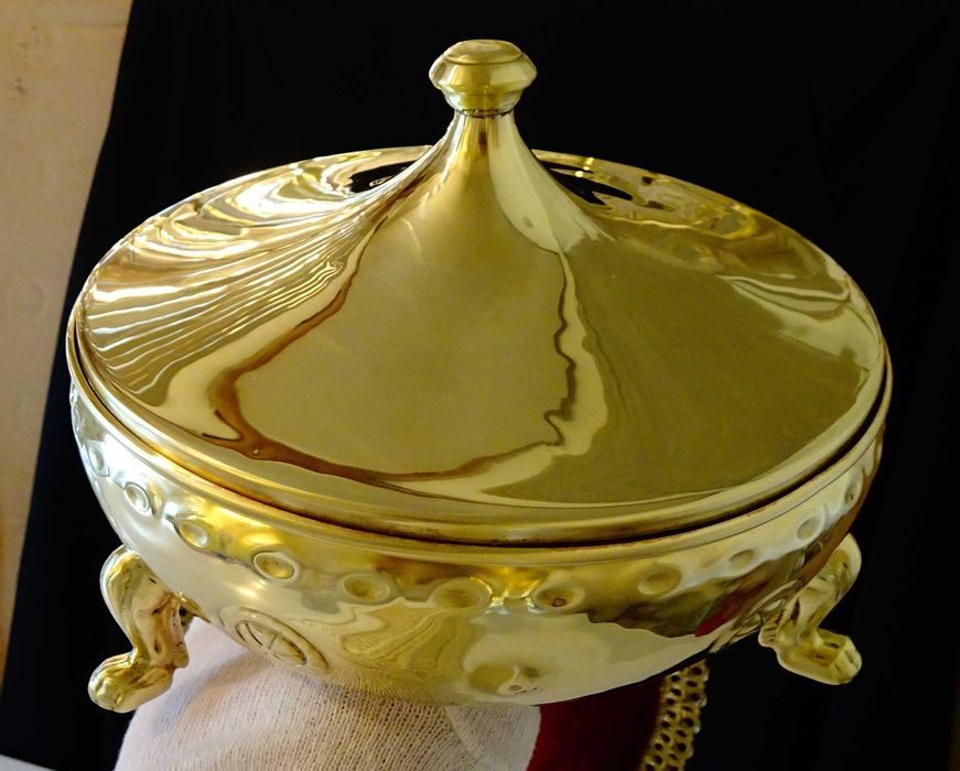 Бронзова кутия за бижута,лъвски лапи,стил Луи XVI.