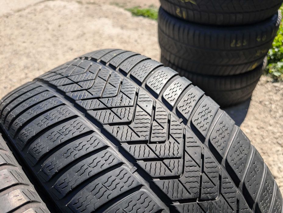 SET 4 Anvelope Iarna 225/45 R18 + 255/40 R18 Pirelli Sottozero 3 99V Runflat RSC (BMW, Mercedes) | Pret/buc