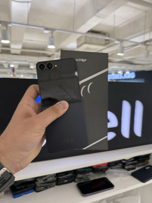Samsung Z Flip 7 256gb