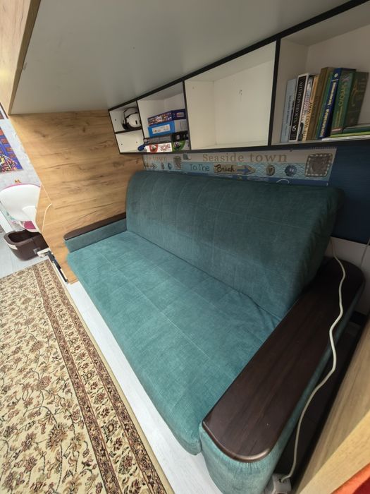 Продам диван двухместный