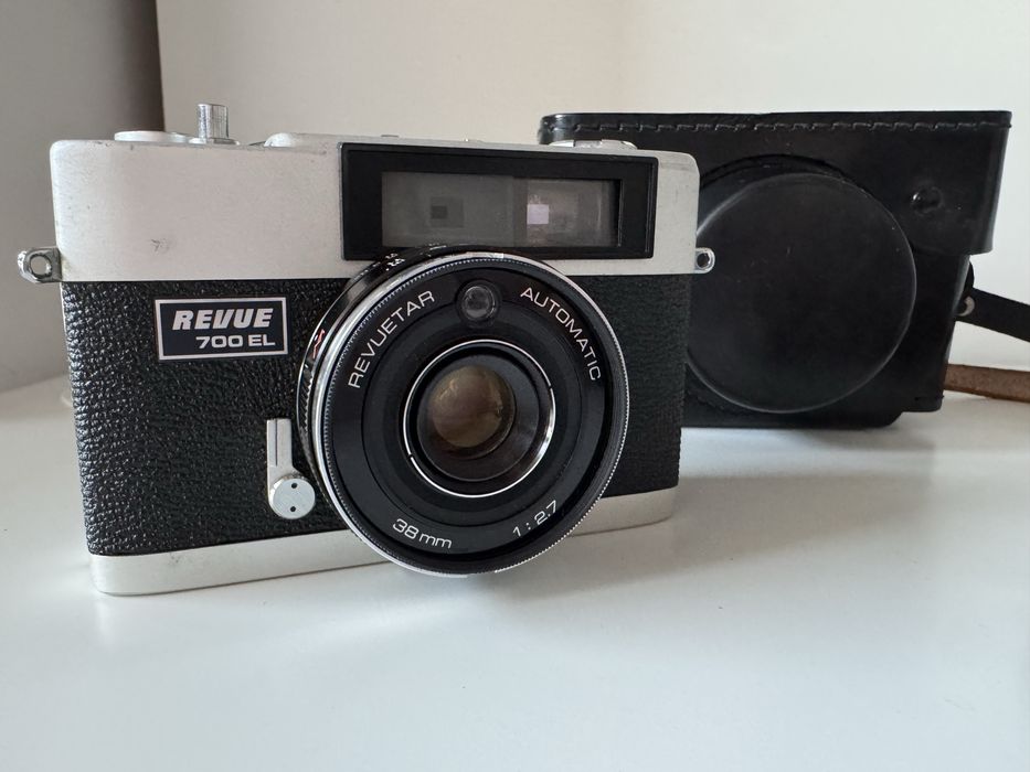 Лентов фотоапарат Revue 700 EL