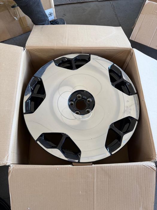 Zeekr 9X R22 диски