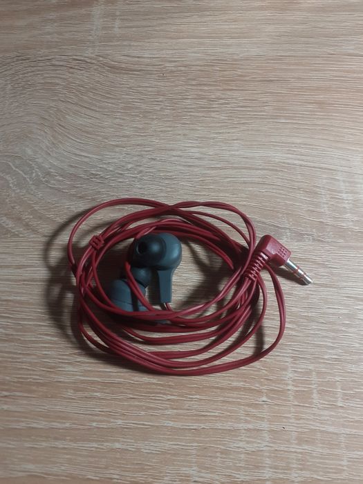 Продается новые наушники
