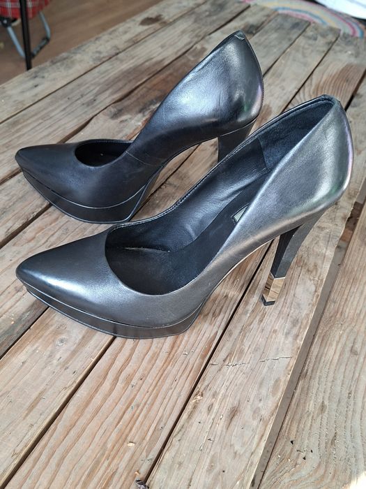 Дамски луксозни обувки Guess