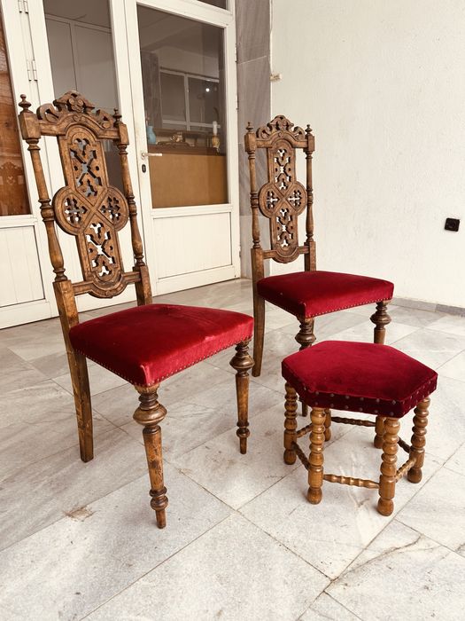 Антикварни столове с табуретка – масив, ръчна резба, XIX–XX в.