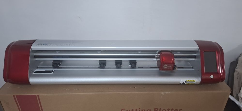 Продам плоттер skycut c 24  новая