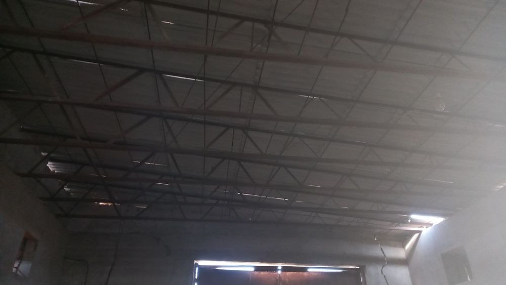 Ferma sotiladi.(76 lik ugolnikdan yasalgan)