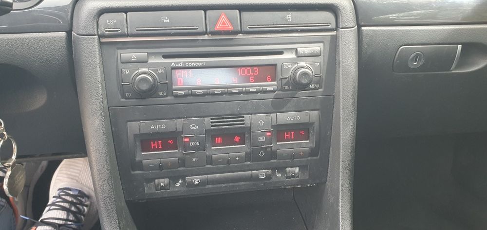 Преден капак за ауди а4 б6 фарове  броня  audi a4 b6 1.9 tdi на части