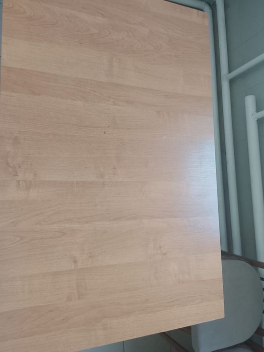 Продам 5 столов и 6 стульев