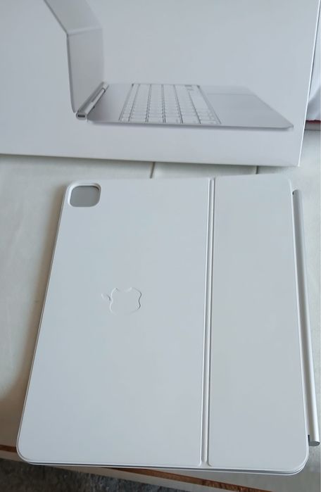 Ipad Magic keyboard 13 inch / white