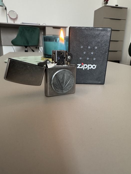 Bricheta ZIPPO WeedLeaf