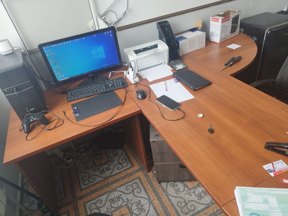 Продам стол руководителя