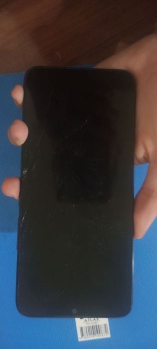 Infinix hot 12 karobka bor