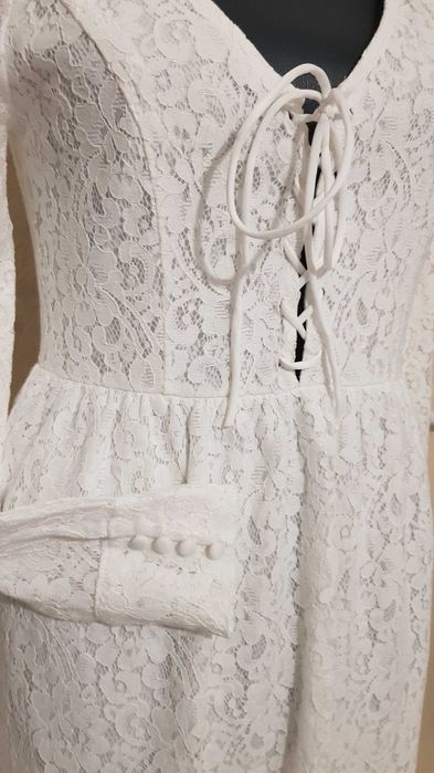 Дамска дантелена рокля XS-S - НОВА