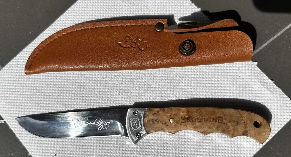 Продавам доста различни ножове