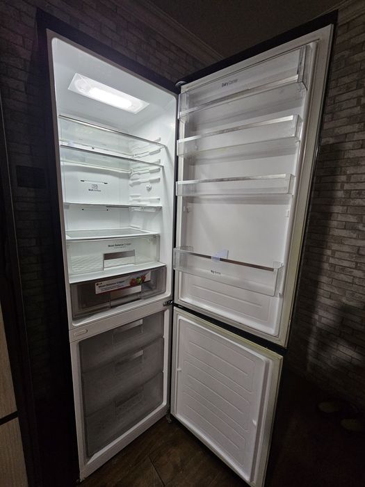 Продам холодильник LG