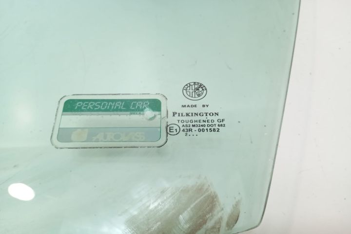 Geam stanga fata Alfa Romeo 147  seria