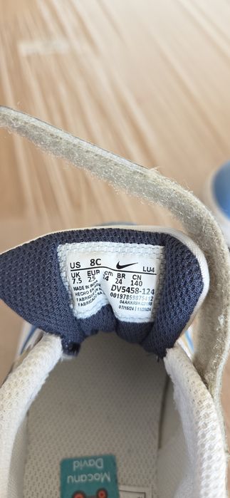 Adidași, crocși și cizme ploaie