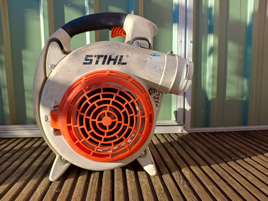 Stihl BG86C suflanta pe benzina