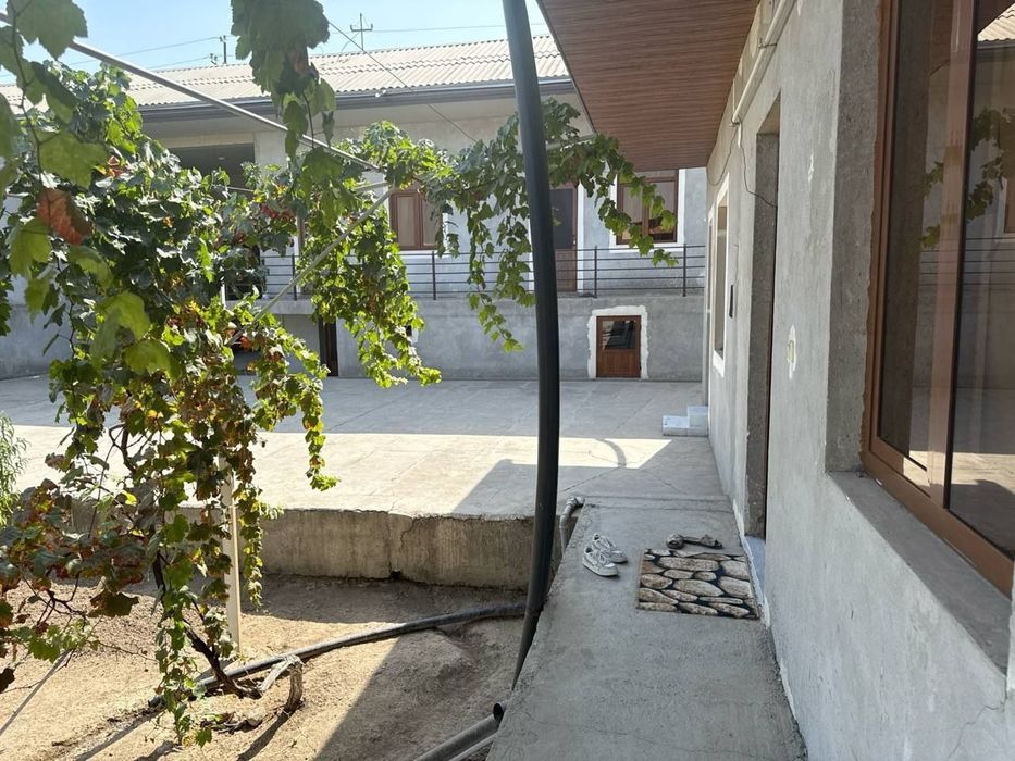 Ховли уй сотилади