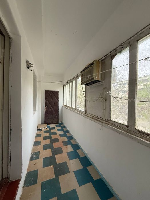 Ижарага берилади оилага пустой 2 хона 2- етаж 11- мактаб 9 бозор