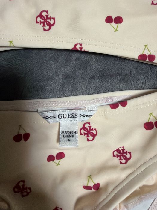 Guess оригинален бански