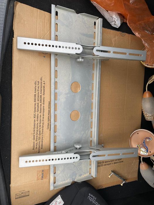 Продам кронштейн