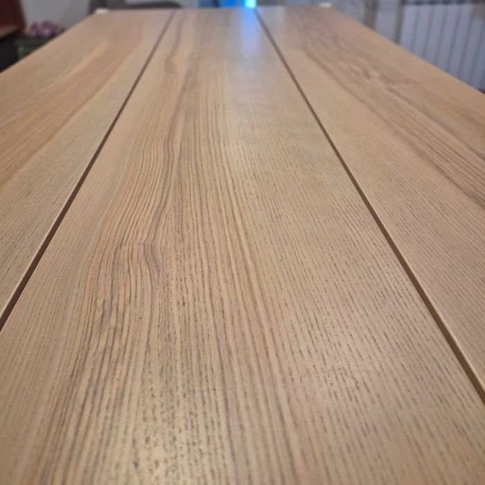 Продавам трапезарна маса IKEA YPPERLIG 90x200