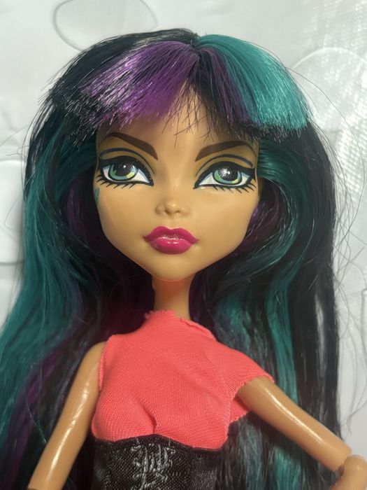 Продаю куклу Monster High
