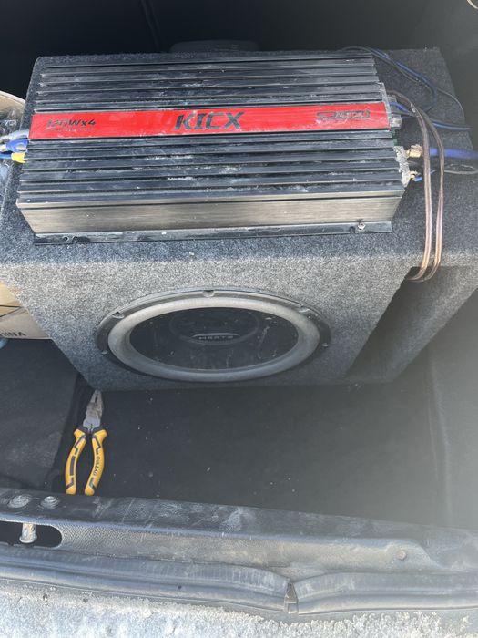 Продам сабуфер в идиальном состояний