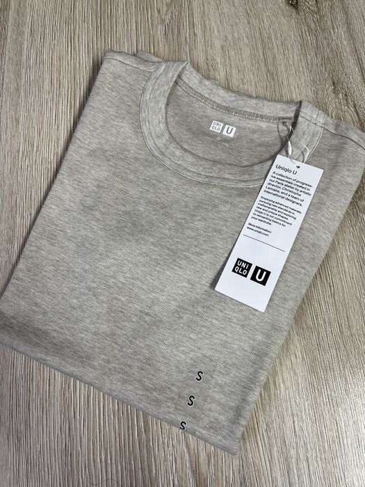 Футболки Uniqlo U