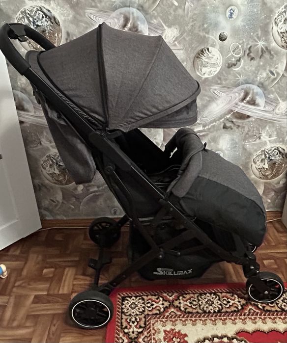 Продам летнюю прогулочную коляску.