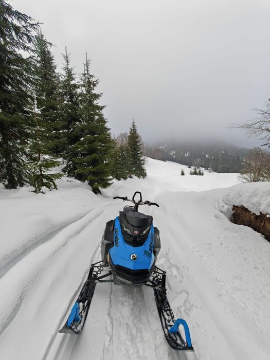 Snowmobil Ski Doo Summit 850 E-Tec Shot