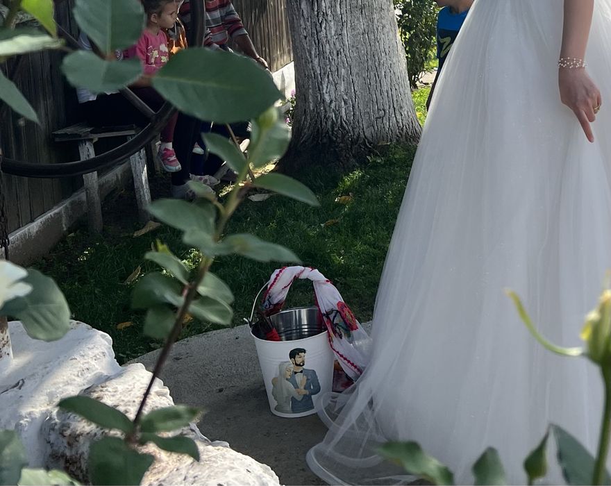 manechin dama/barbat - panou floral- masuta cu oglinda