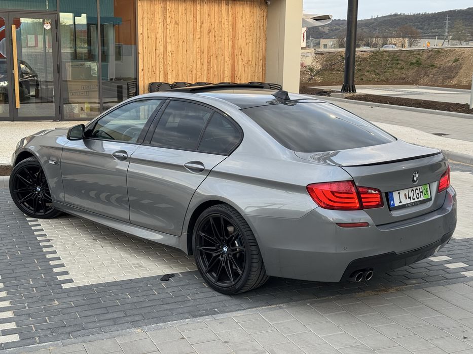 BMW 520d 2011 M pachet Trapa Navi mare Automat
