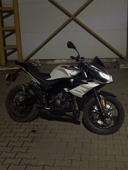 Aprilia tuono 125