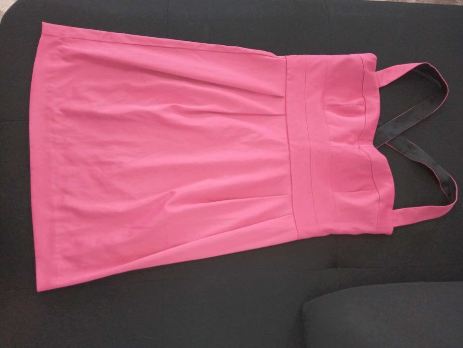 Розова рокля размер Л-М. Нова.