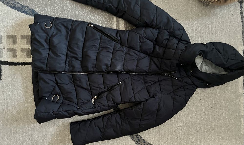 Отдадим зимнюю куртку в хорошем состоянии