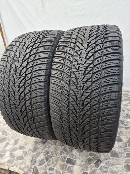 2бр 255 35 20 Nokian зимни 23г