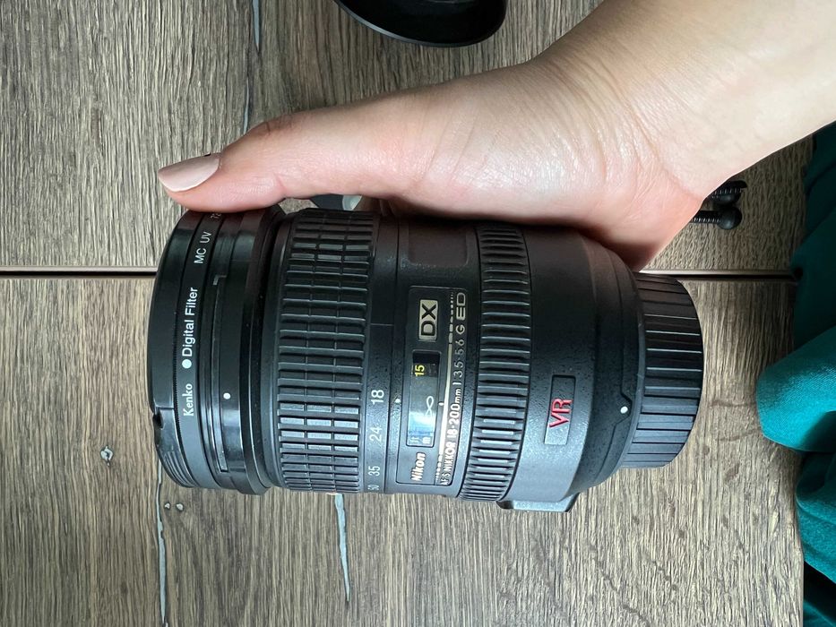 Nikon D90 + 2 oбектива, 3 батерии, мини трипод и дистанционно спусък