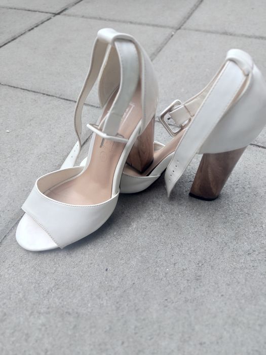 Sandale elegante cu toc gros