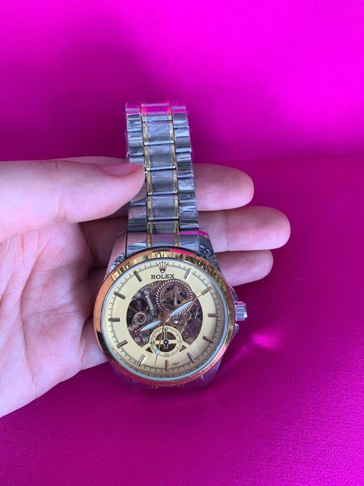 Часы механические автозаводящиеся